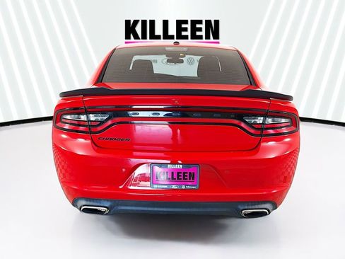 Used 2020 Dodge Charger SXT w/ Blacktop Package image 3