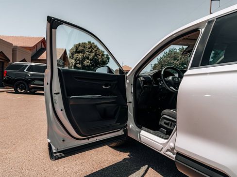 Used 2025 Honda CR-V EX image 17