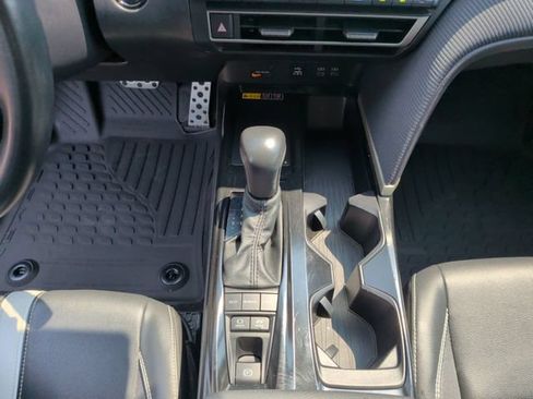 Used 2025 Toyota Camry SE FWD image 21