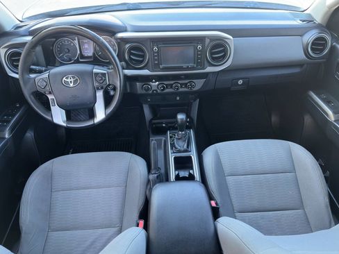 Used 2016 Toyota Tacoma SR5 w/ SR5 Appearance Package (SN) image 23