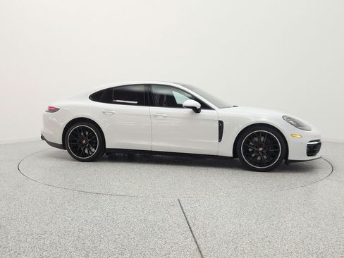 Used 2023 Porsche Panamera image 4