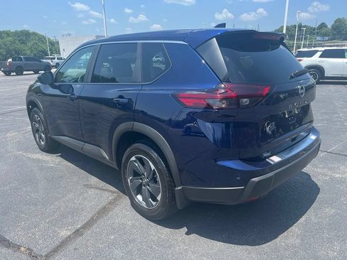 Used 2026 Nissan Rogue SV FWD image 3