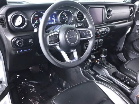 Used 2023 Jeep Wrangler Unlimited Sahara AWD/4WD image 9