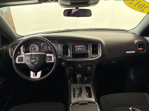 Used 2012 Dodge Charger SE RWD image 22