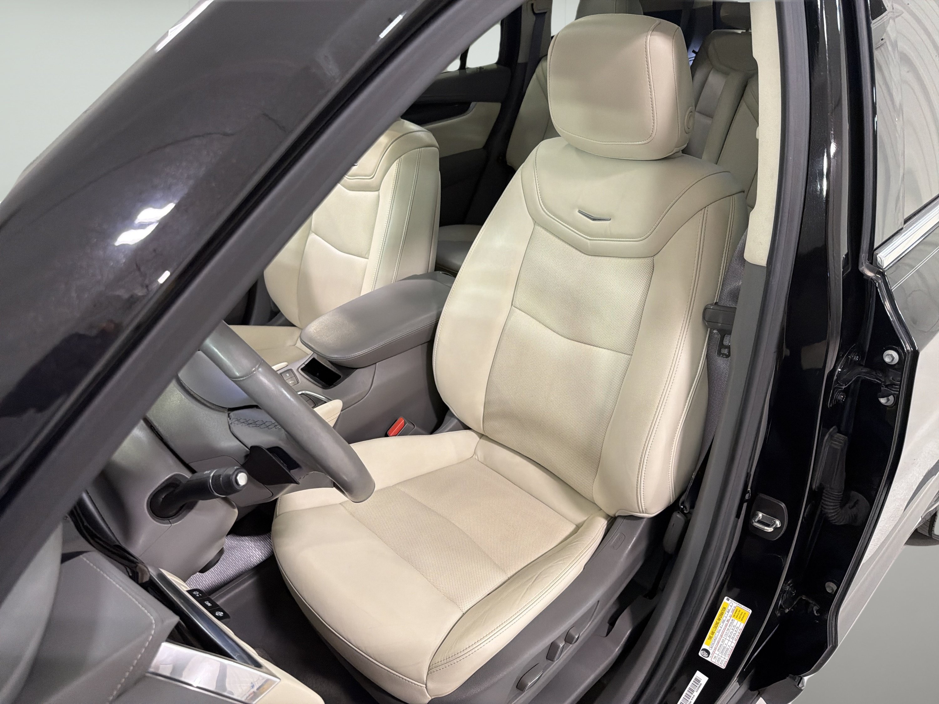 Used 2020 Cadillac XT6 Premium Luxury FWD image 11