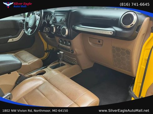 Used 2011 Jeep Wrangler Sahara AWD/4WD image 8