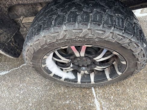 Used 2024 Chevrolet Silverado 2500 LT w/ Convenience Package image 7