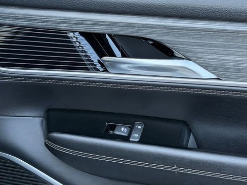 Used 2024 Jeep Wagoneer Series II w/ Flexible Seating Group image 38