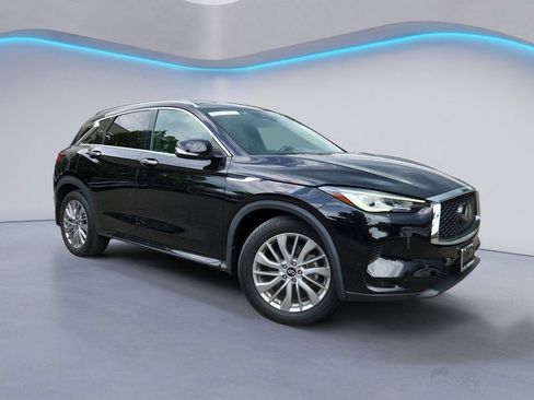 Used 2023 INFINITI QX50 Luxe AWD/4WD image 2