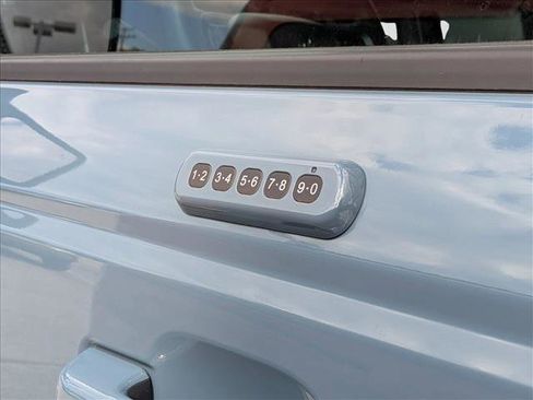 Used 2023 Ford Bronco Outer Banks AWD/4WD image 16