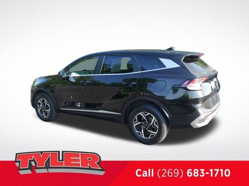 Used 2024 Kia Sportage LX AWD/4WD image 5