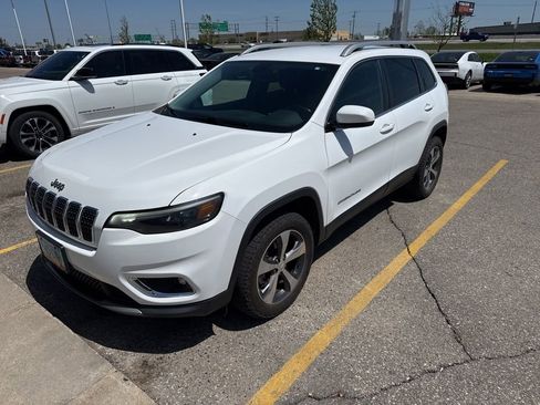 Used 2019 Jeep Cherokee Limited AWD/4WD image 6