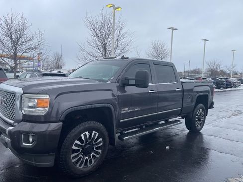 Used 2015 GMC Sierra 2500 Denali w/ Duramax Plus Package image 5