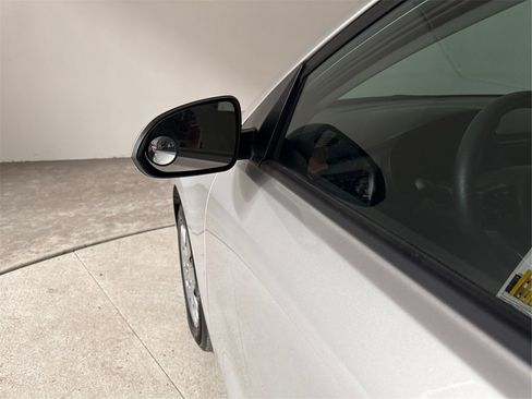 Used 2023 Kia Rio LX image 31