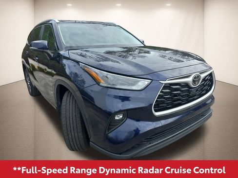 Used 2024 Toyota Highlander XLE image 11