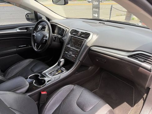 Used 2016 Ford Fusion Titanium AWD/4WD image 21