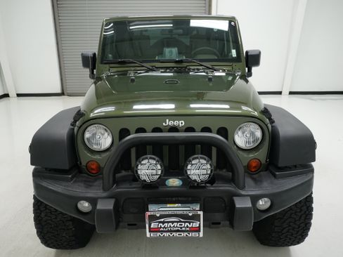 Used 2009 Jeep Wrangler Rubicon w/ Dual Top Group AWD/4WD image 2