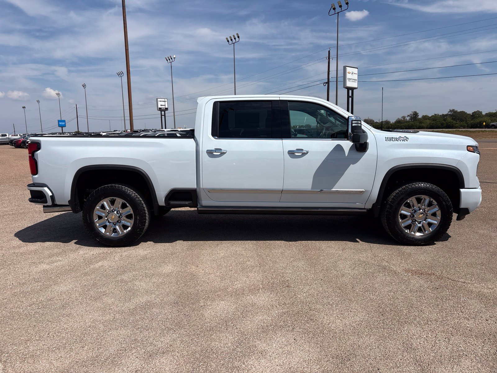 New 2026 Chevrolet Silverado 2500 High Country w/ High Country Premium Package AWD/4WD image 7