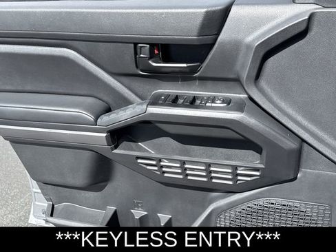 Used 2025 Toyota Tacoma SR5 image 9