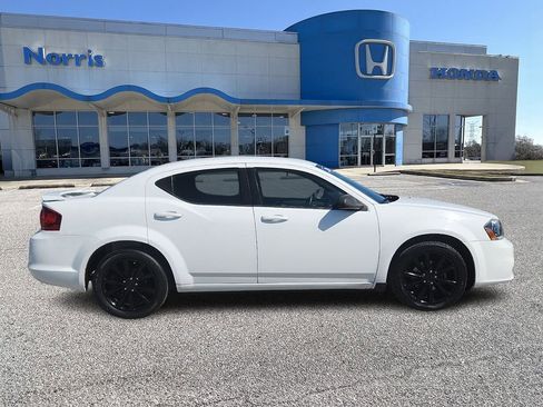 Used 2014 Dodge Avenger SE w/ Blacktop Package FWD image 5