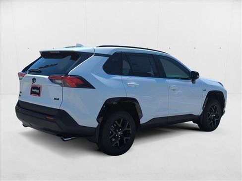 New 2025 Toyota RAV4 XLE image 5