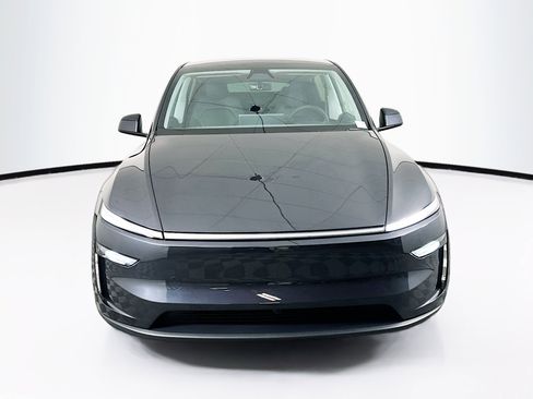 Used 2026 Tesla Model Y 2WD image 2