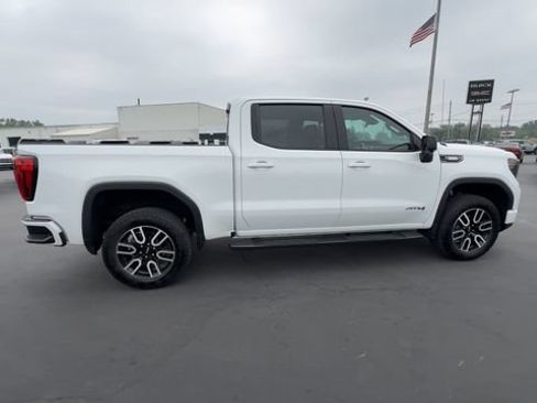 Used 2025 GMC Sierra 1500 AT4 w/ AT4 Premium Package AWD/4WD image 9