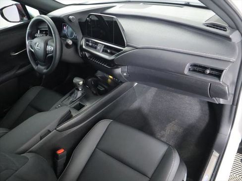 Certified 2024 Lexus UX 250h FWD image 17