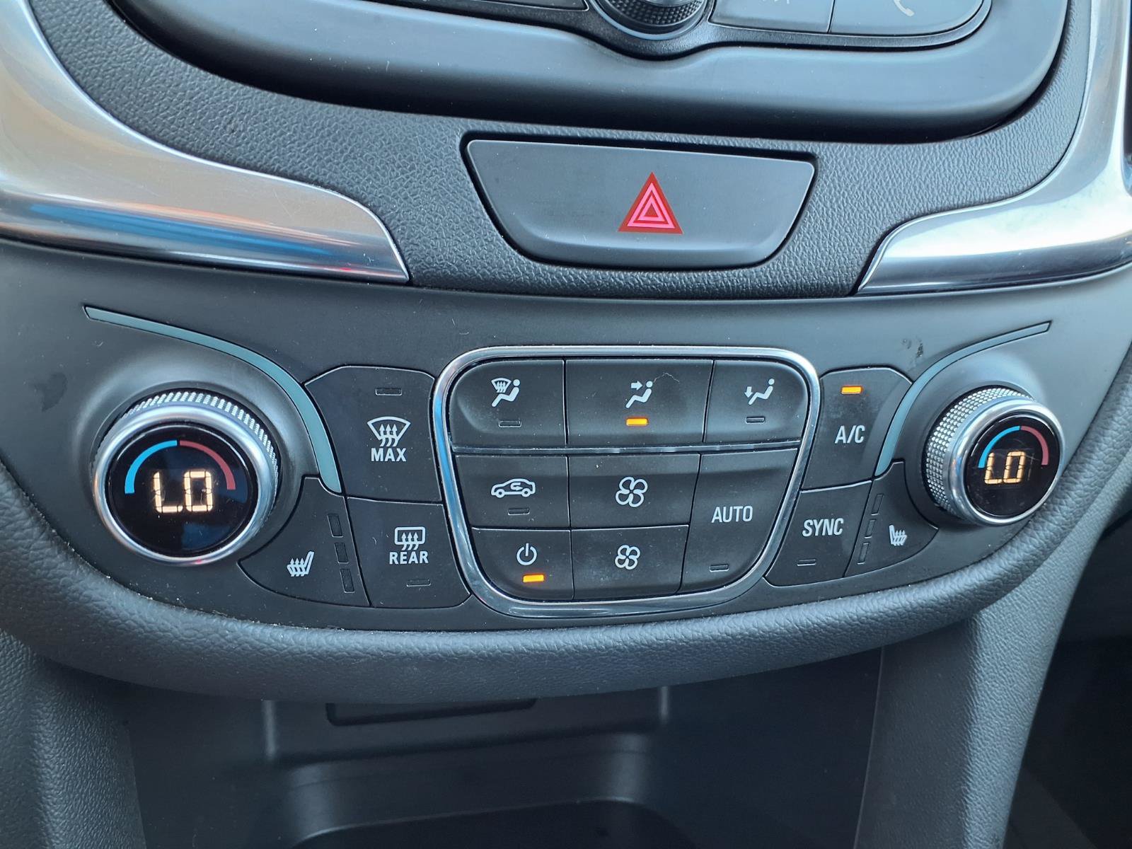 Used 2021 Chevrolet Equinox LT FWD image 8