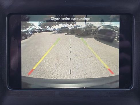 Used 2019 Jeep Cherokee Latitude Plus w/ Comfort/Convenience Group image 27