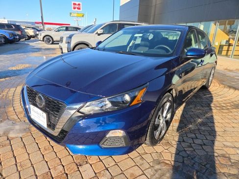 Used 2022 Nissan Altima 2.5 S image 1