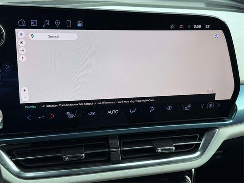 Used 2025 Chevrolet Equinox EV LT w/ Convenience Package image 6