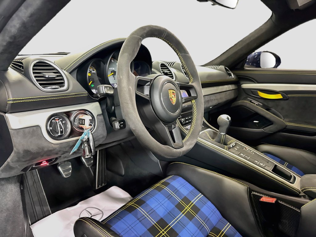 Used 2020 Porsche 718 Cayman GT4 RWD image 26