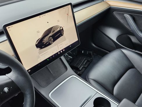 Used 2022 Tesla Model 3 image 28