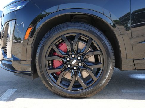 Certified 2025 Cadillac XT6 Sport w/ Technology Package AWD/4WD image 29