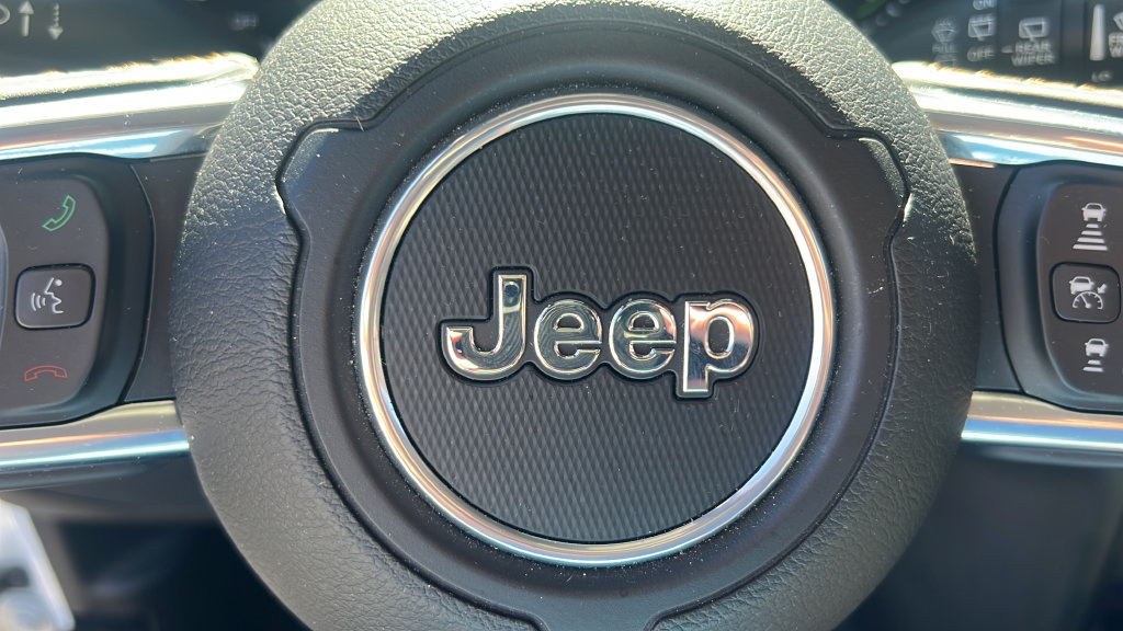 Used 2021 Jeep Wrangler Unlimited Sahara AWD/4WD image 33