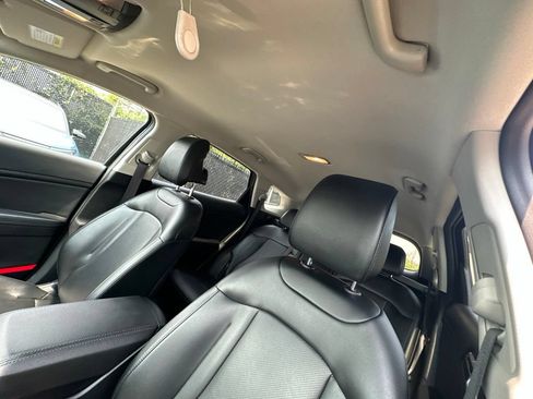 Used 2024 Kia Sportage EX AWD/4WD image 12