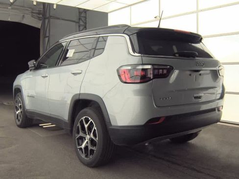 Used 2024 Jeep Compass Limited w/ Sun and Sound Group AWD/4WD image 2