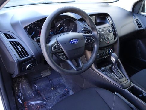Used 2018 Ford Focus SE image 9