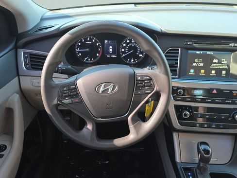 Used 2016 Hyundai Sonata SE FWD image 12