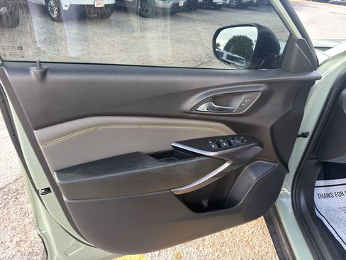 Used 2025 Chevrolet Trax ACTIV w/ Driver Confidence Package FWD image 25