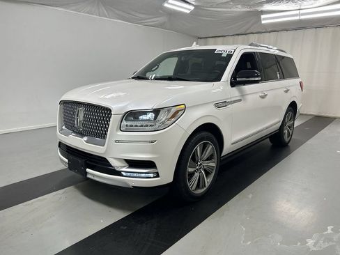 Used 2018 Lincoln Navigator Reserve AWD/4WD image 5