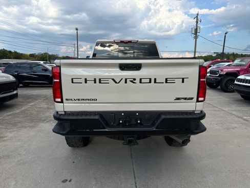 Used 2026 Chevrolet Silverado 2500 ZR2 w/ LPO, Dark Essentials Package AWD/4WD image 10