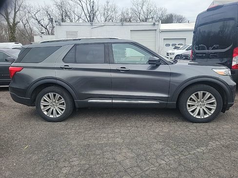 Used 2020 Ford Explorer Limited w/ Class III Trailer Tow Package image 11