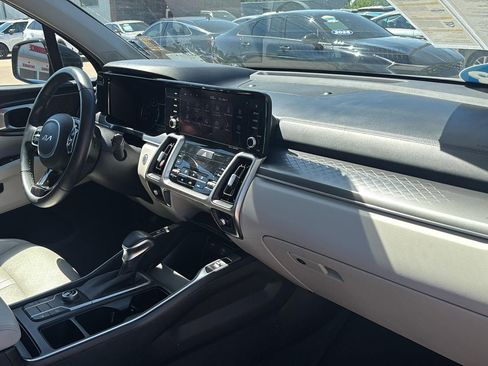 Used 2023 Kia Sorento S FWD image 25