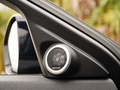 Used 2022 Land Rover Range Rover Evoque SE image 29