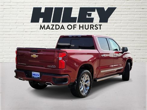 Used 2022 Chevrolet Silverado 1500 High Country w/ High Country Premium Package image 5