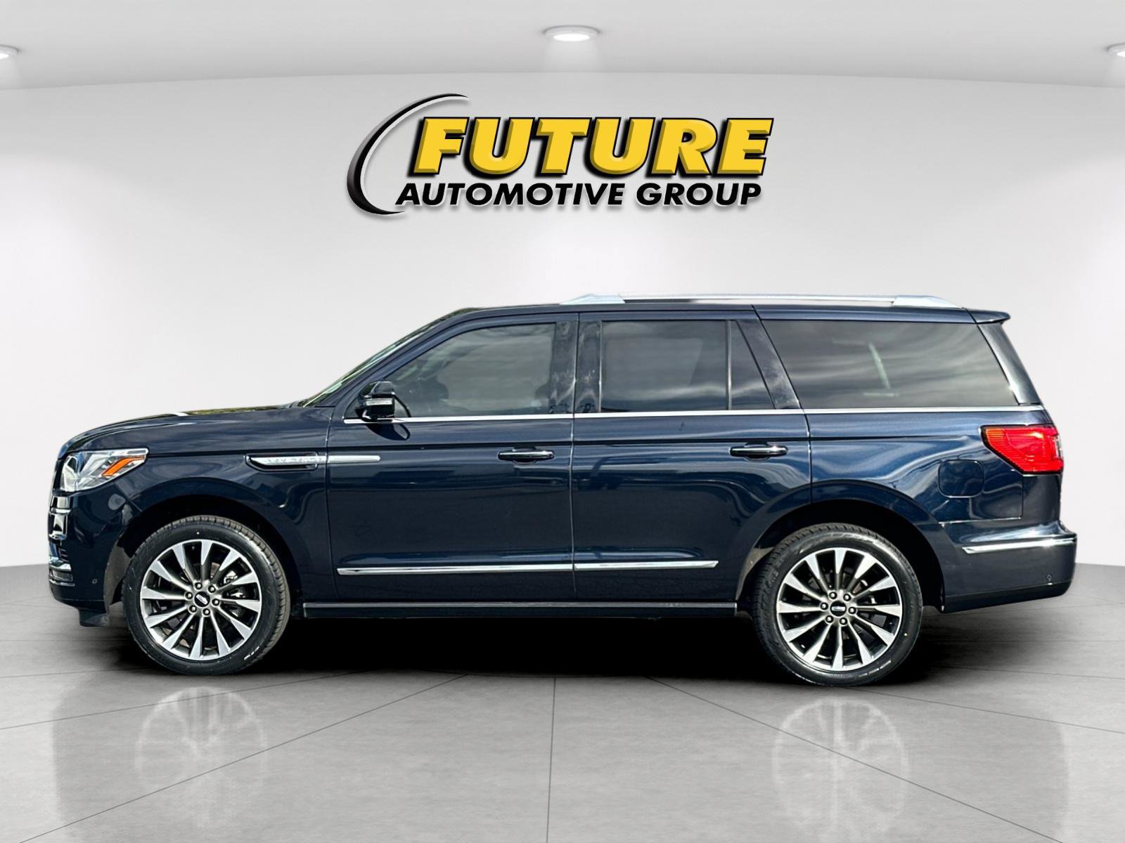 Certified 2021 Lincoln Navigator Reserve w/ Luxury Package AWD/4WD image 6