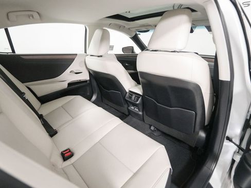 Certified 2023 Lexus ES 300h w/ Premium Package image 18