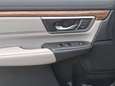 Used 2020 Honda CR-V Touring image 13
